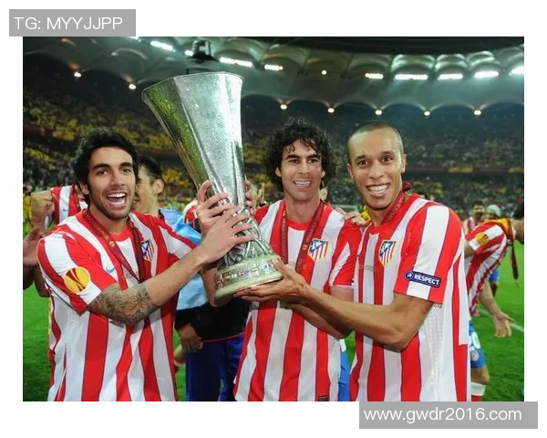 足球天才米兰达：从青涩少年到世界级后卫的辉煌历程